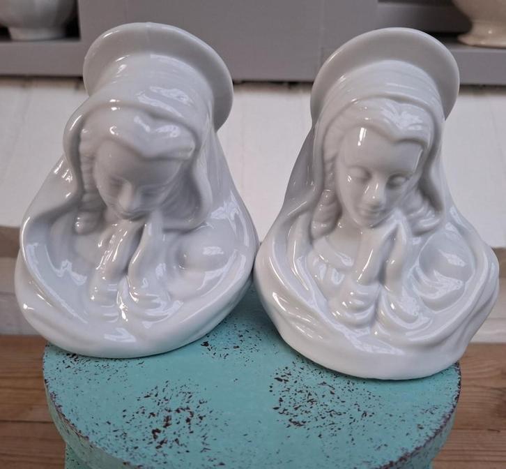 2 Verschillende wit porseleinen Maria theelichtjes, Ophalen of Verzenden