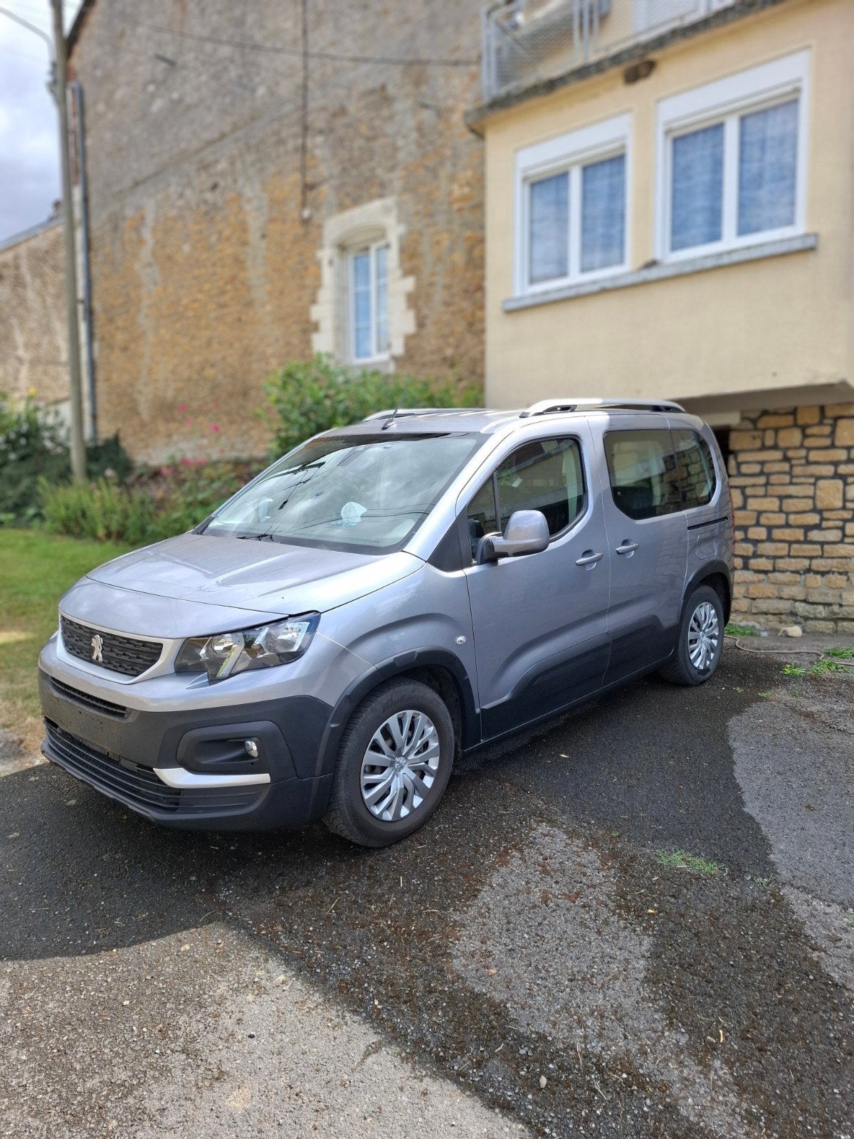 Peugeot Rifter benzine automaat, Auto's, Zwart, 5 deurs, Zilver of Grijs, Voorwielaandrijving