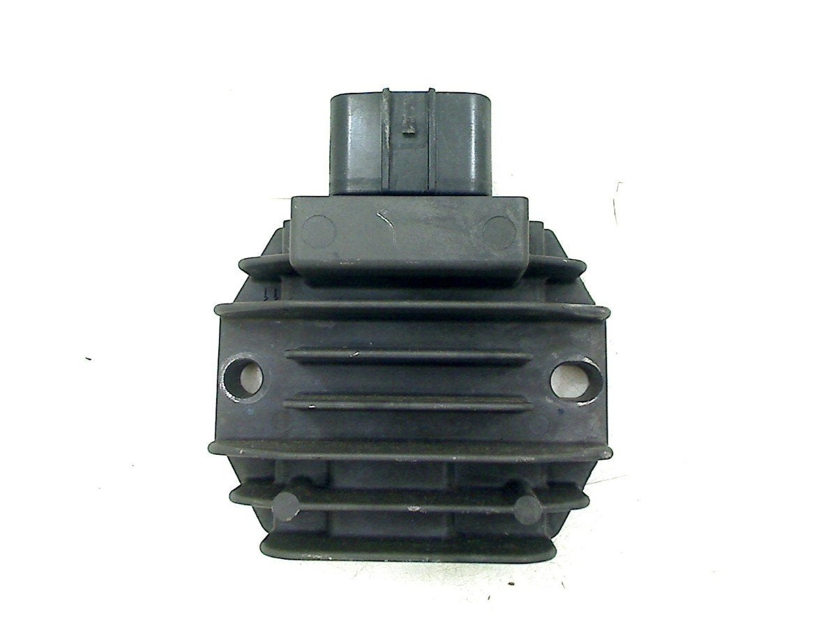 REGULATEUR DE TENSION Yamaha YZF R1 2015-2016 (YZF-R1 2CR), Yamaha Motor Europe N.V., Utilisé, Customersupport@yamaha-motor.co.uk