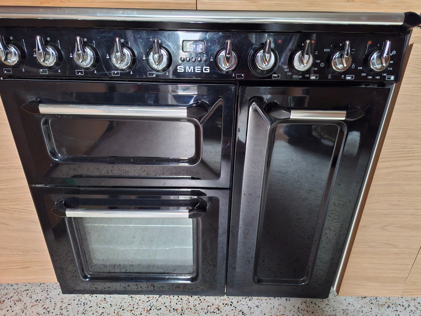 foyer à gaz Smeg avec 2 fours, Electroménager, Gaz, Comme neuf, Enlèvement, 5 zones de cuisson ou plus