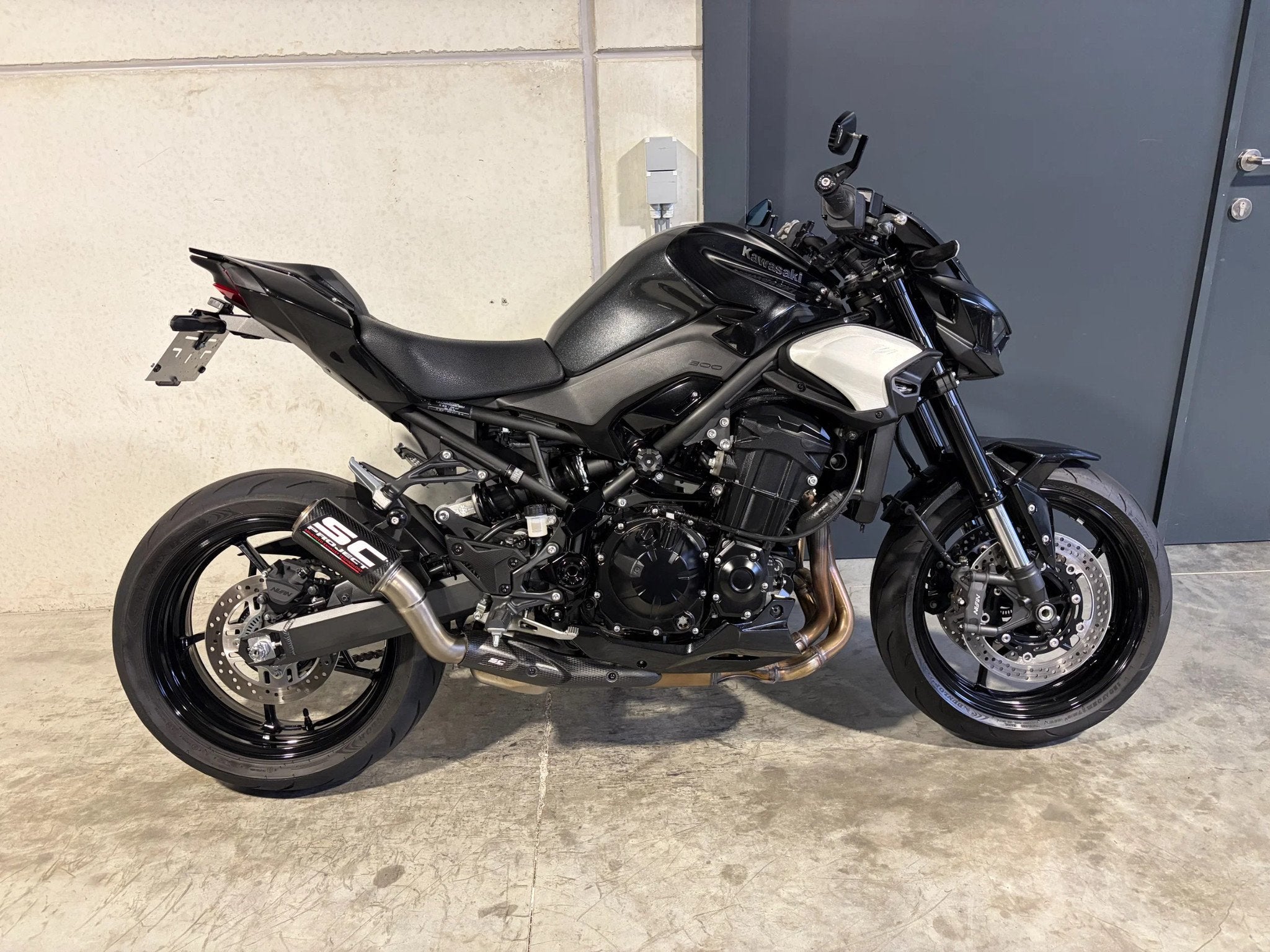 Kawasaki Z900 lekkere naked met SC-project en tail tidy, Entreprise, Plus de 35 kW, 900 cm³, Autre
