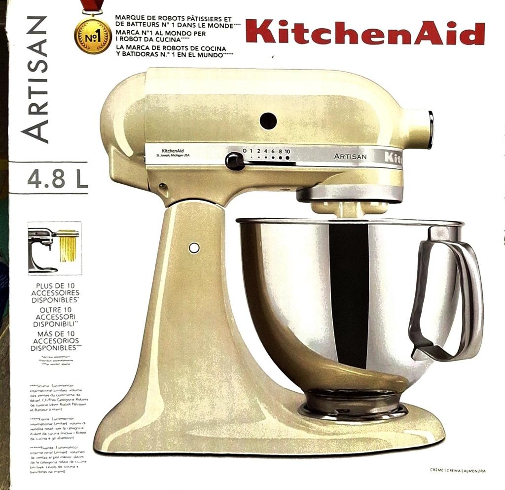 Nieuwe beige keukenmachine van KitchenAid, Elektronische apparatuur, Keukenmixers