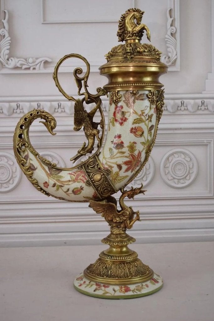 Exclusieve Porseleinen horn met Verfijnde Bronzen Details, Verzenden, Art nouveau, 50 - 100 cm, Brons