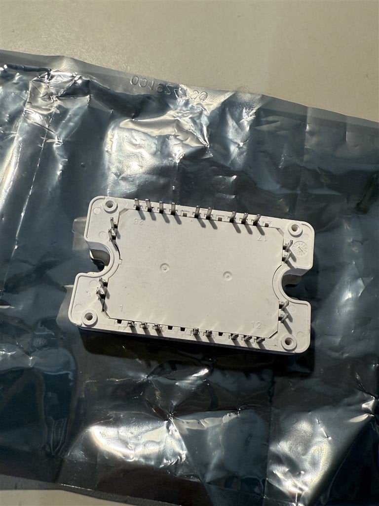 Microchip APTGF50X60T3G 3 Phase bridge NPT IGBT Power Module, Hobby en Vrije tijd, Ophalen of Verzenden, Zo goed als nieuw