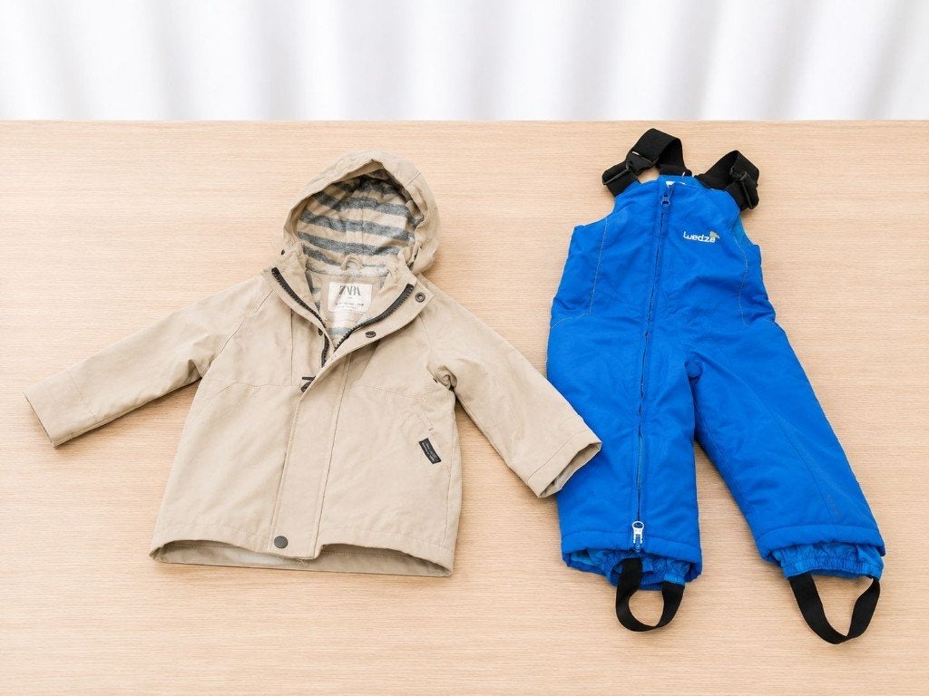 Zara regenjas + Wedze skipak/sneeuwbroek maat 80, Kinderen en Baby's, Ophalen, Zo goed als nieuw, Jongetje of Meisje, Pakje