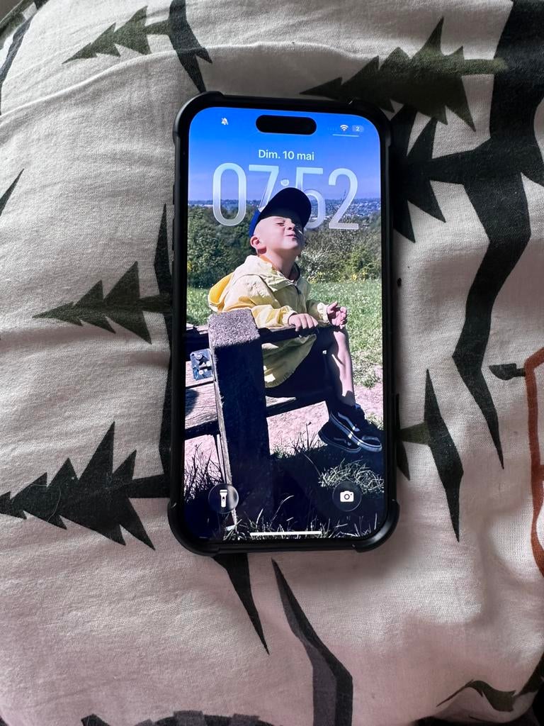 Iphone 15 pro, Télécoms, Avec simlock (verrouillage SIM), Or, 77 %, Enlèvement