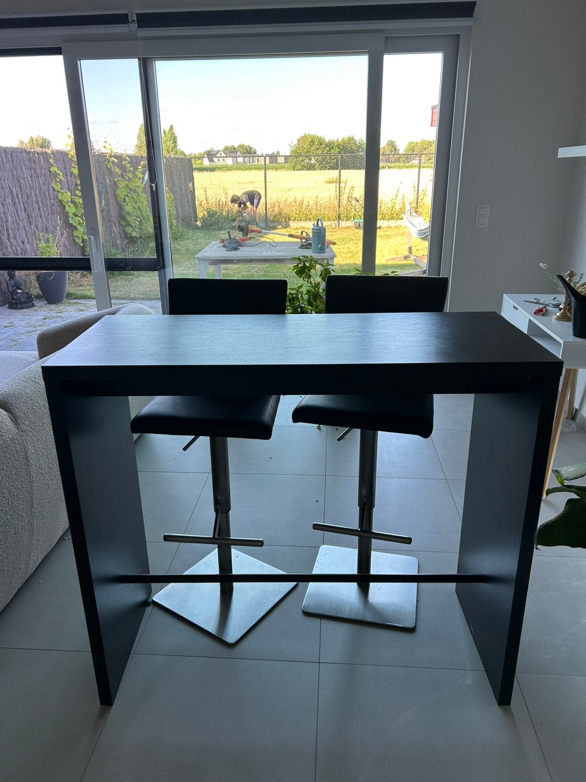Hoge bartafel en 2stoelen, Ophalen, Zo goed als nieuw