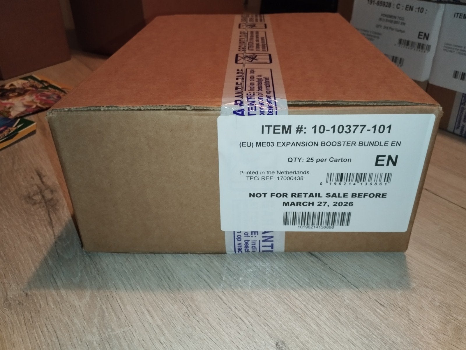 Pokémon perfect order booster bundle case, Ophalen, Booster