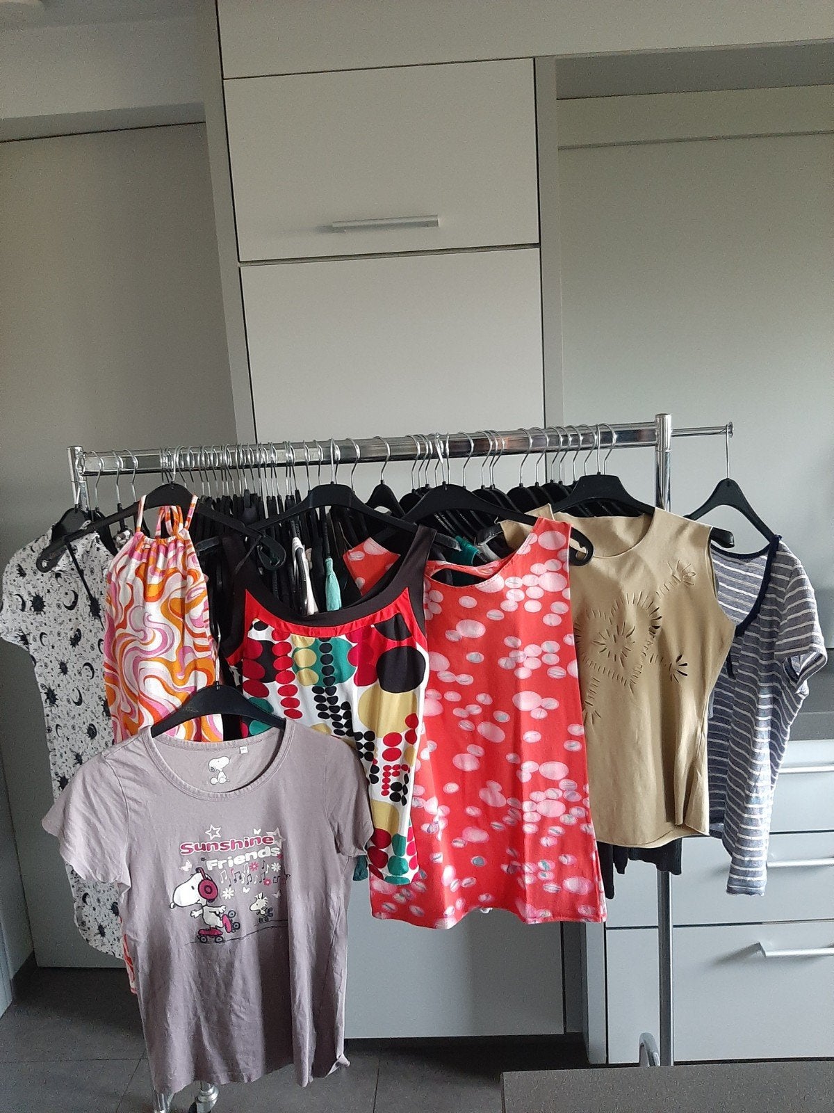 Vêtements d'été taille Small, 52 t-shirts, chemisiers, hauts, Enlèvement ou Envoi, Comme neuf, Taille 36 (S)