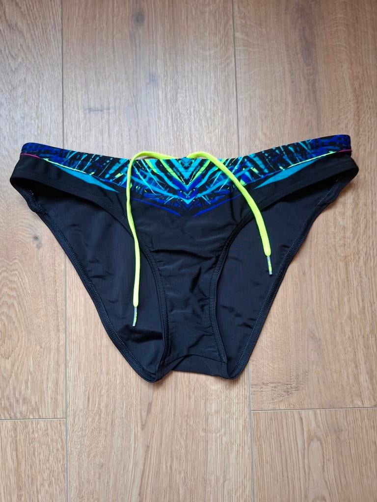 Slip de bain, Enlèvement, Slip de bain