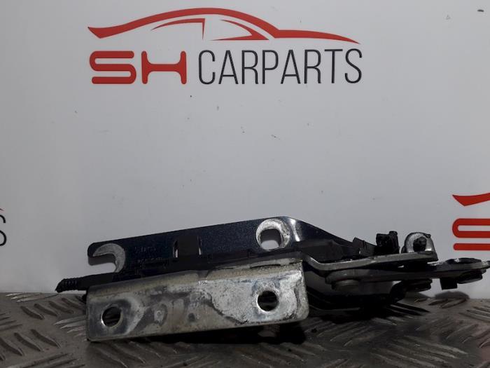 Motorkap Scharnier van een Volkswagen Golf, Auto-onderdelen, Gebruikt, -, Volkswagen, -