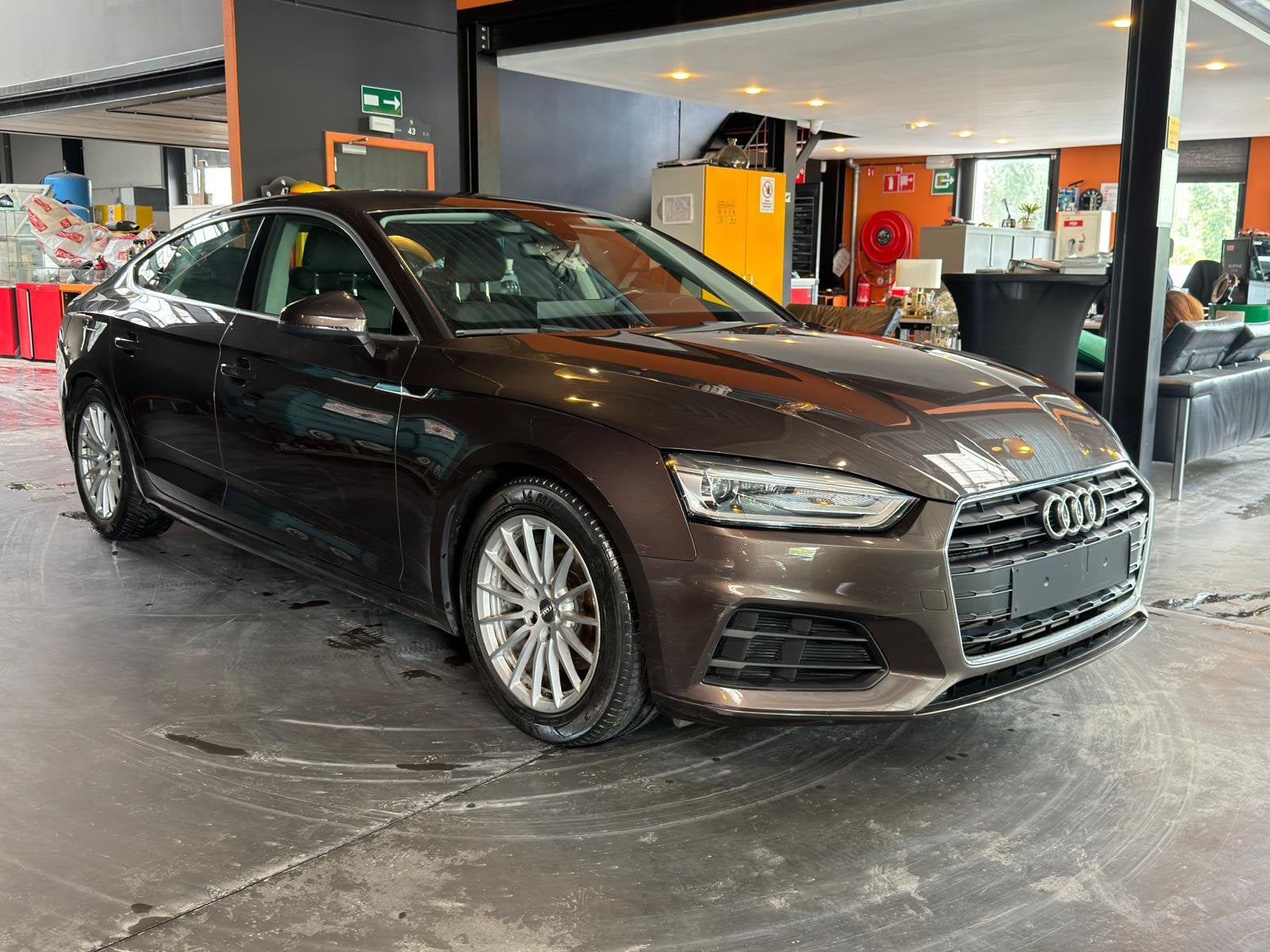 AUDI A5 AUTOMATIQUE 2.0 TFSI essence/led,car play, Auto's, Audi, 4 cilinders, Bruin, Leder, Bedrijf