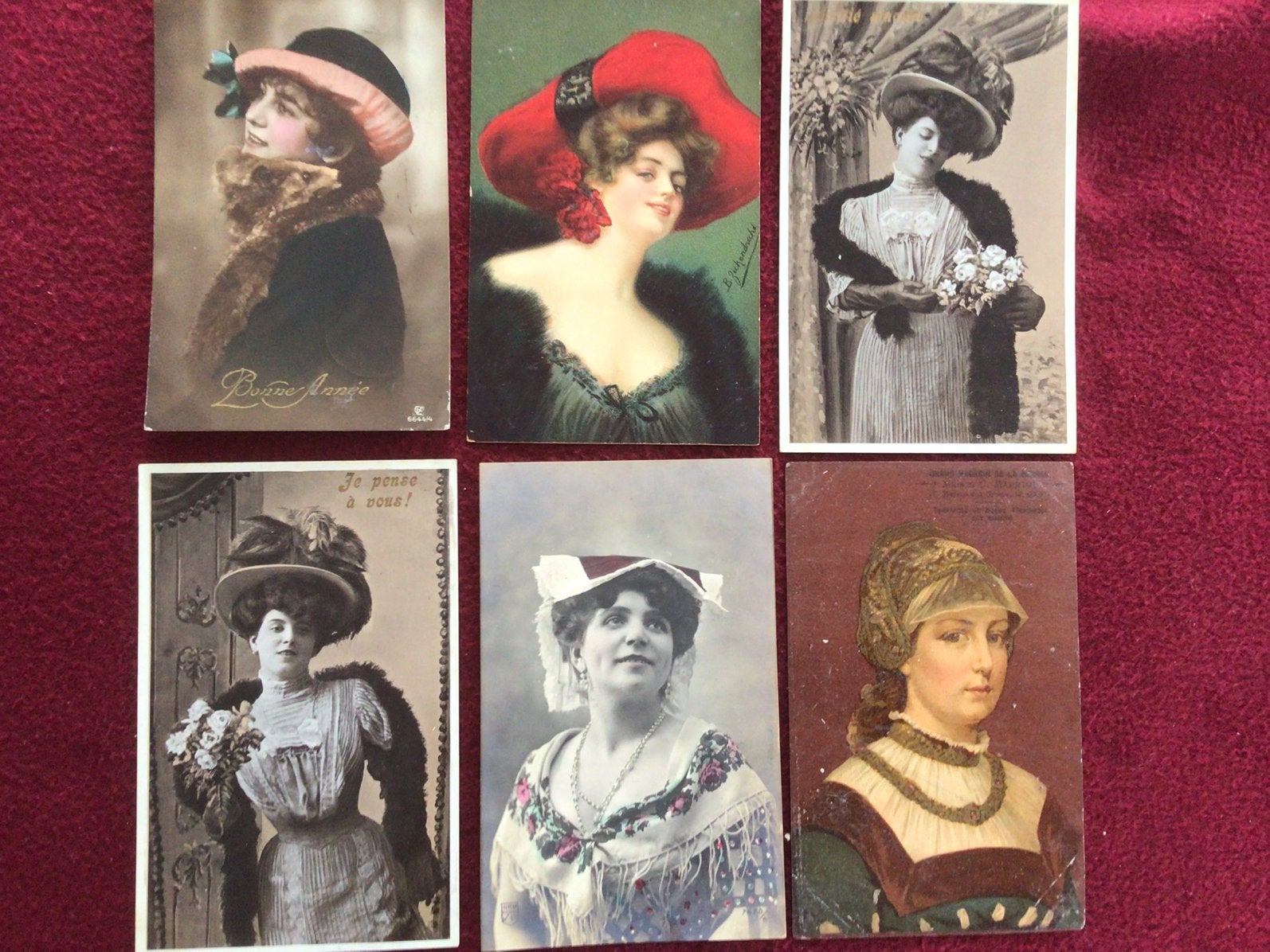 Postkaarten fantasie dames met hoed. 27st, Ophalen of Verzenden, Klederdracht