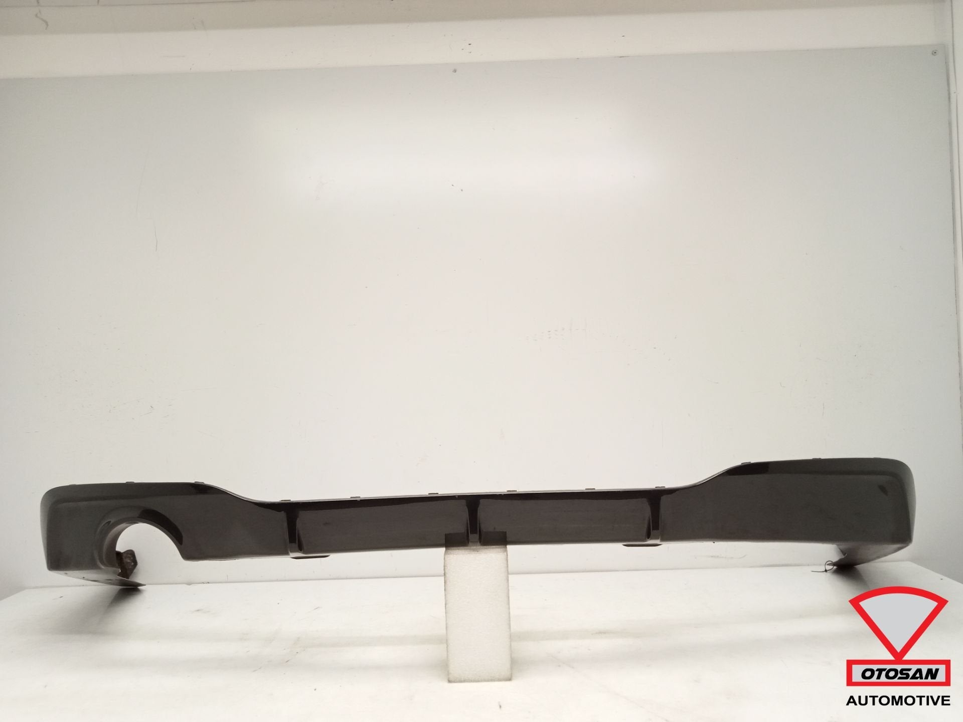 Diffuseur de pare-chocs arri re BMW S rie 2 GC M 51128075445, Petuelring 130
80788  Munich, DE, Pare-chocs, Info@bmw.de, Utilisé