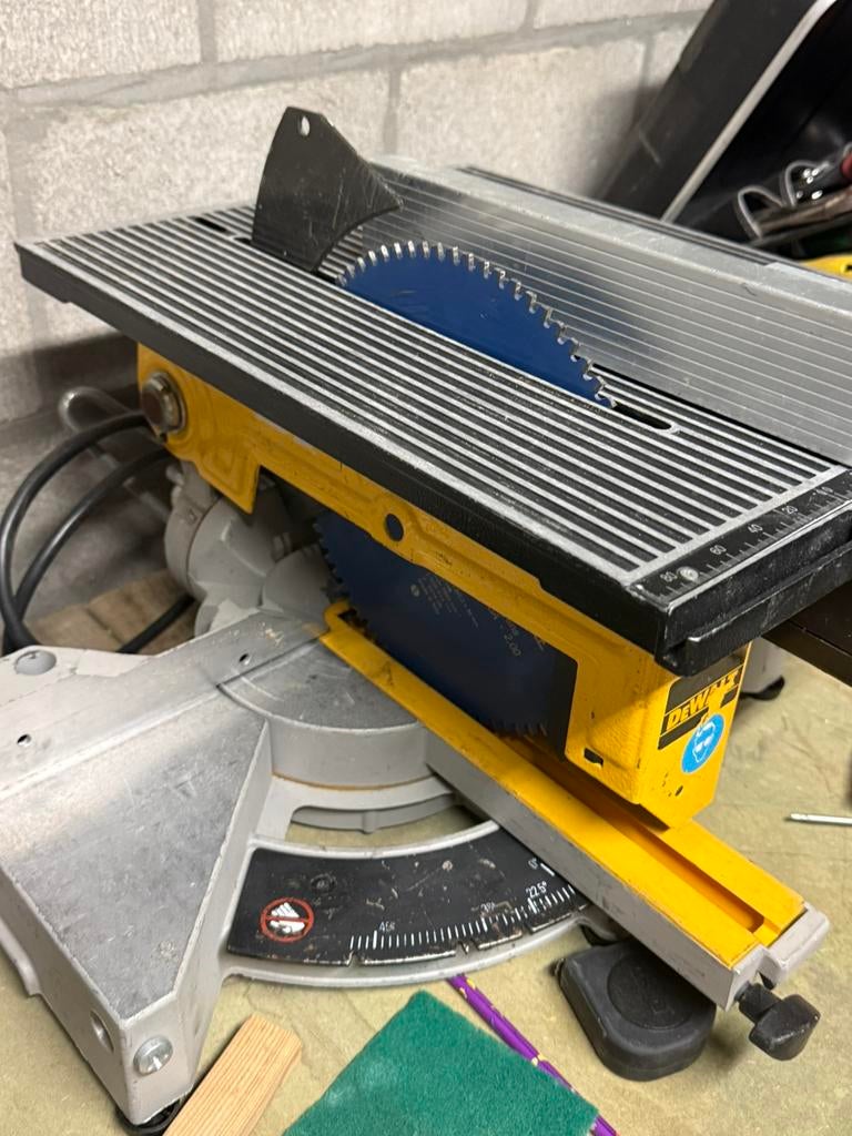 Dewalt dw711 afkortzaag alu, Ophalen, Zo goed als nieuw, Afkortzaag