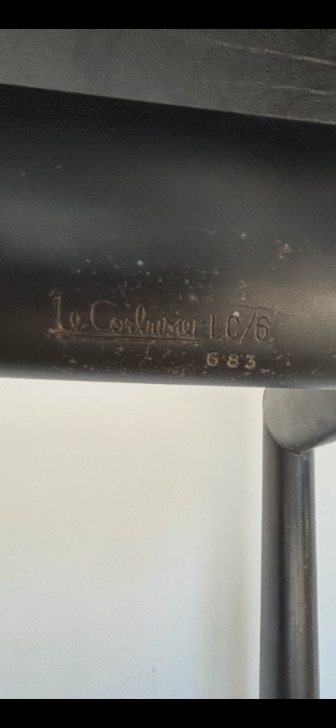 Corbusier tafel LC6, Ophalen