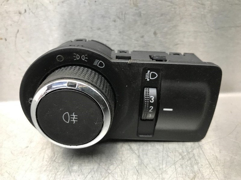 COMMUTATEUR ANTI BROUILLARD Aveo (|96892015|), Utilisé, Daewoo