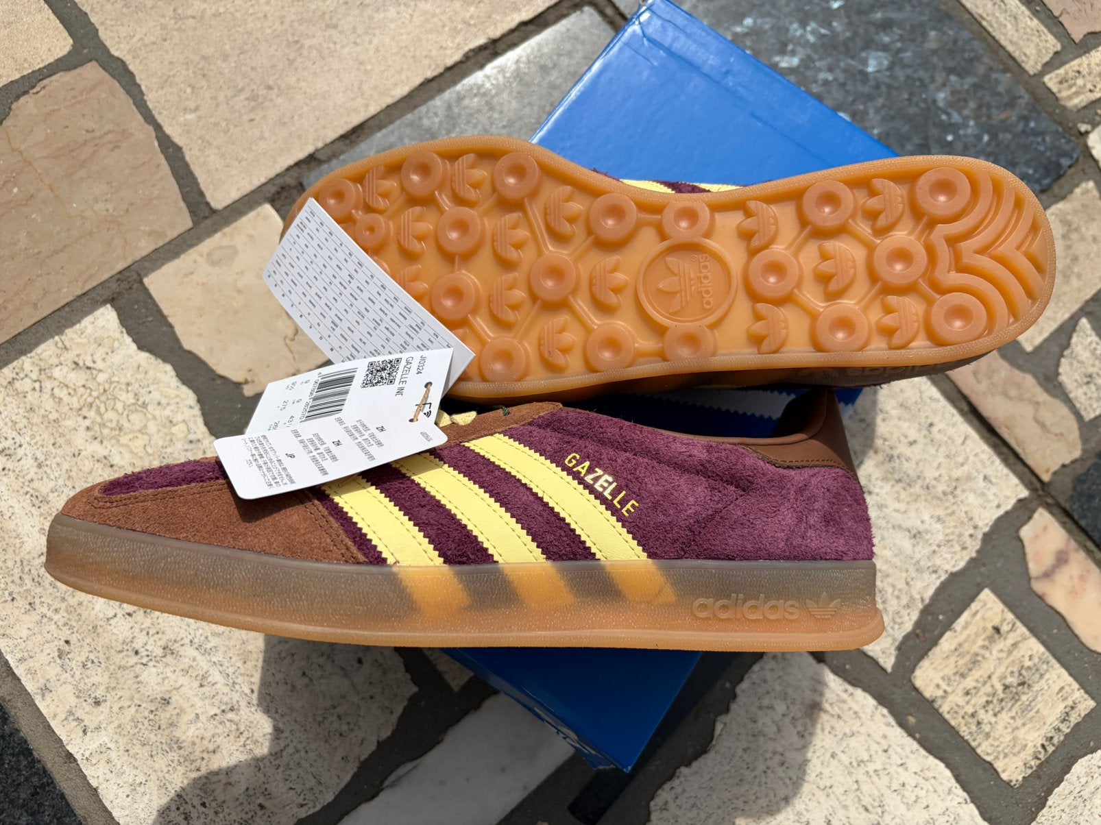 nieuwe Adidas Gaz Maroon/Almyel/Prebrn UK 9 special edition!, Overige kleuren, Nieuw, Ophalen of Verzenden, Sneakers
