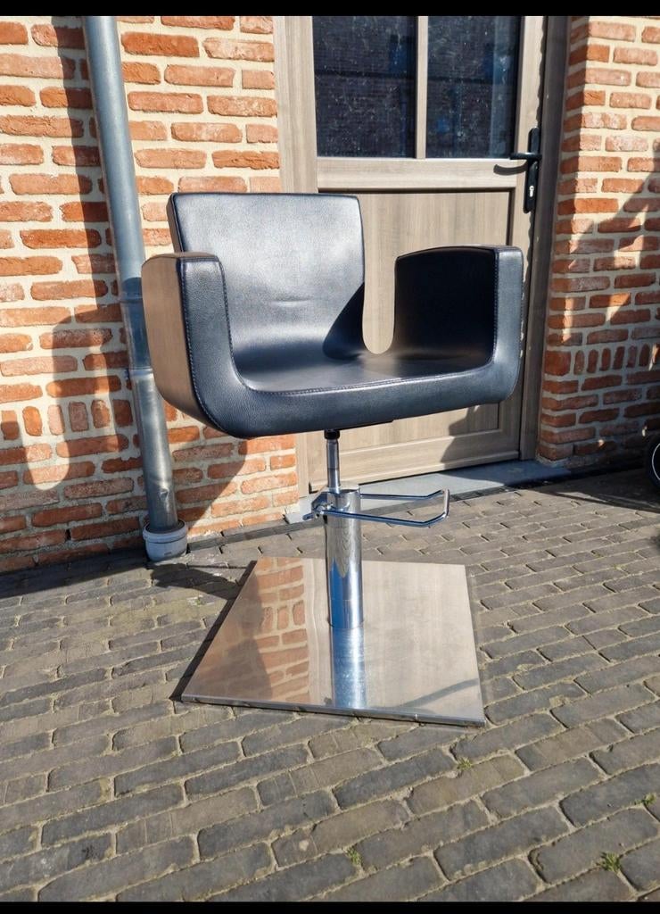 Kappersstoel, Ophalen