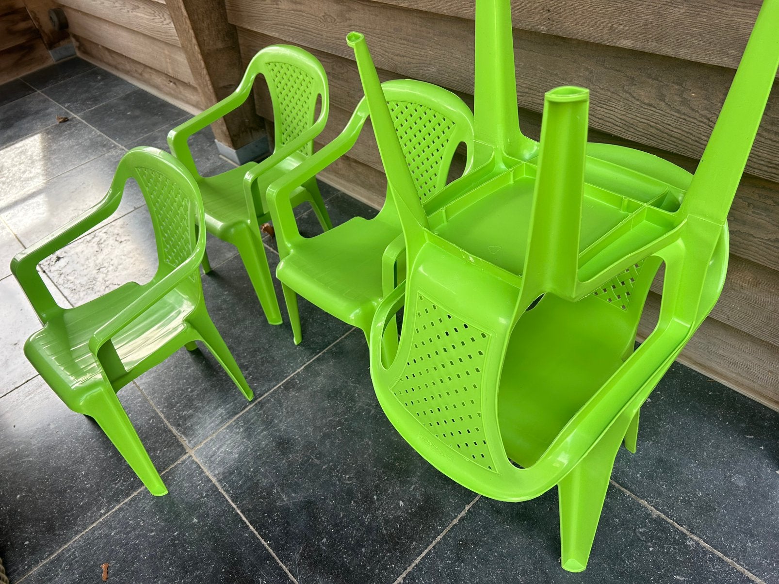 Set van 5 fris groene kleuterstoeltjes, Ophalen, Nieuw