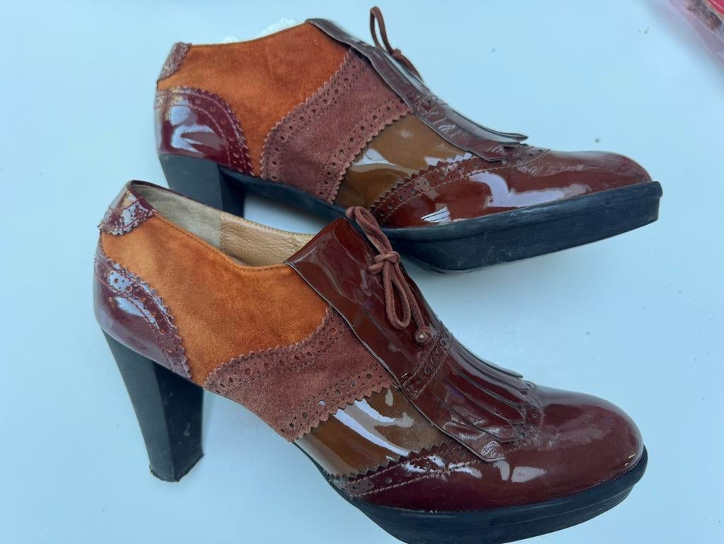 Bruine pumps - maat 38 - Voltan, Kleding | Dames, Schoenen, Pumps, Bruin, Ophalen of Verzenden, Gedragen