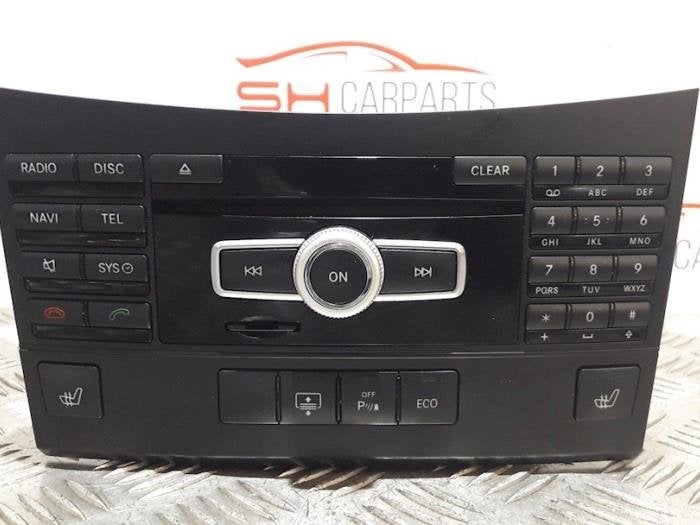 Radio CD Speler van een Mercedes E-Klasse, Gebruikt, -, Ophalen of Verzenden, -