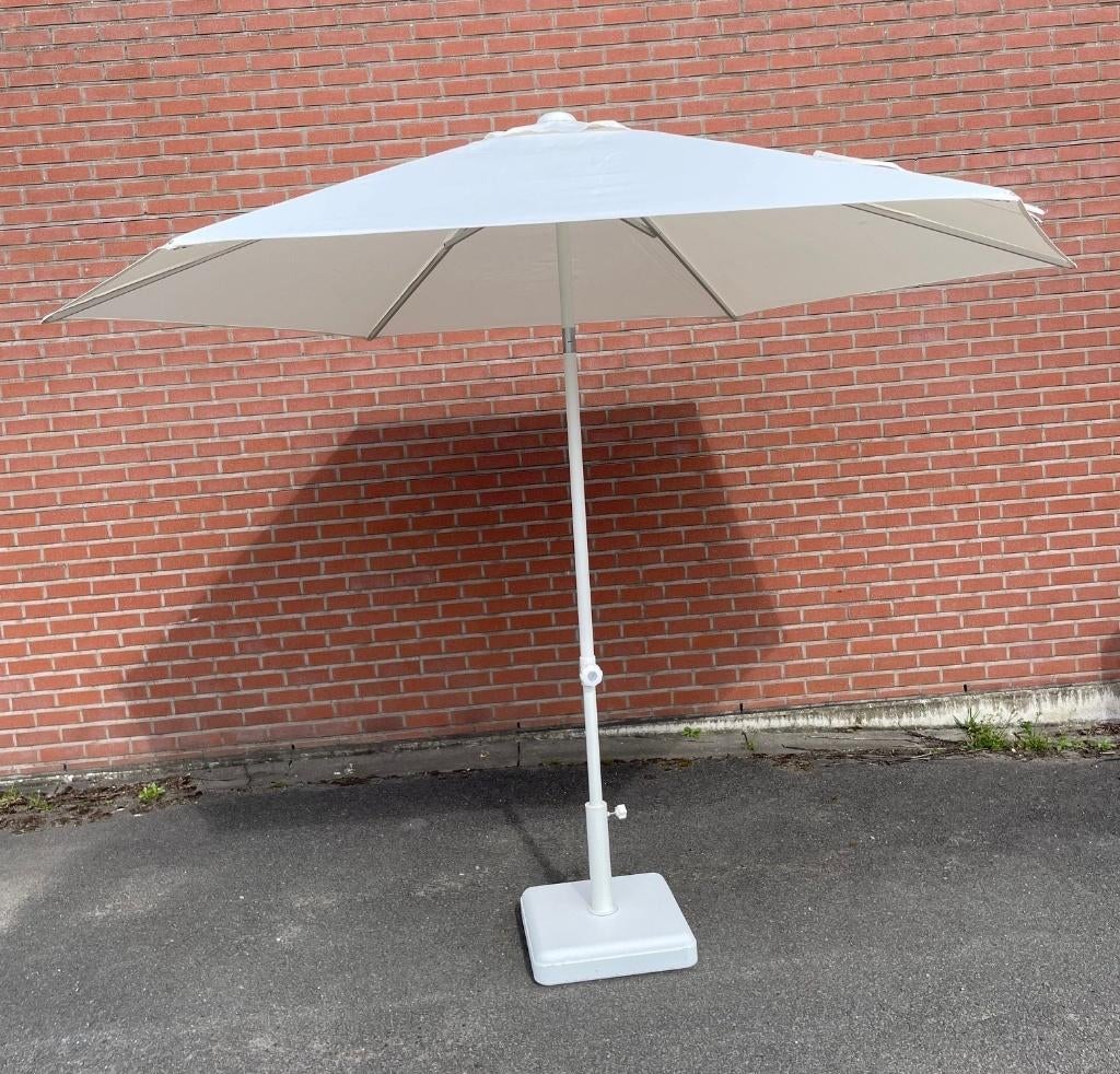 Stevige ronde parasol, Tuin en Terras, Ophalen, Nieuw, Stokparasol, Verstelbaar