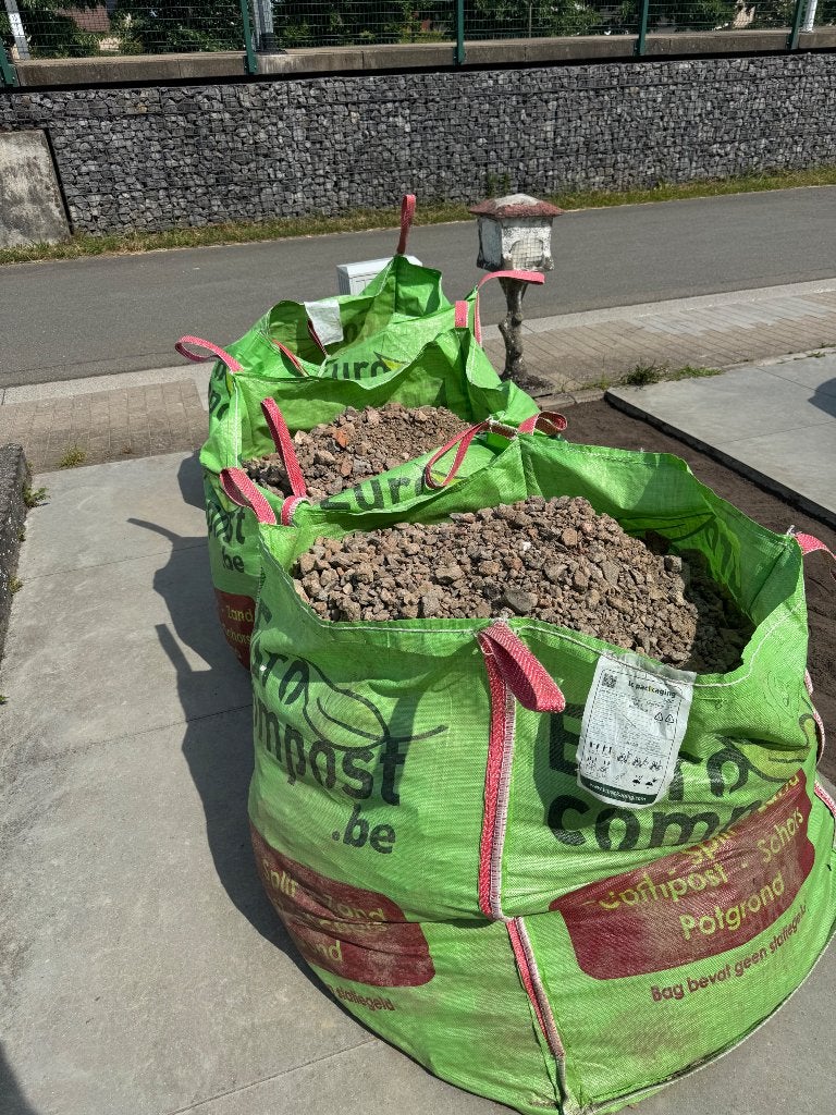 Des gravats gratuits dans de grands sacs, Enlèvement