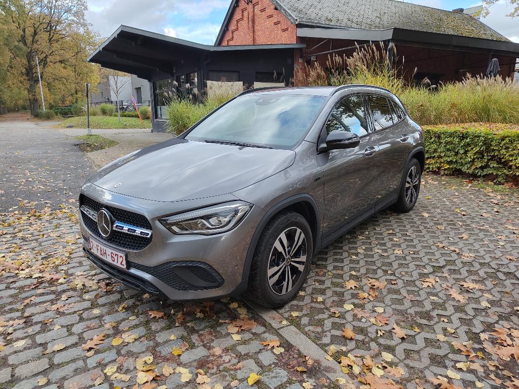 Mercedes-Benz GLA 250e Hybride - BTW, 4 cilinders, Leder en Stof, 5 deurs, SUV of Terreinwagen