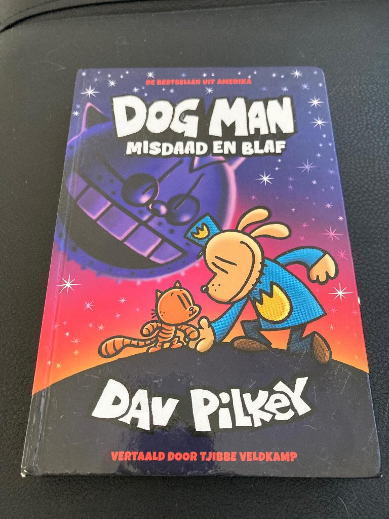 Boek Dogman: misdaad en blaf van DavPilkey, Fictie algemeen, Ophalen of Verzenden, Zo goed als nieuw, Pilkey