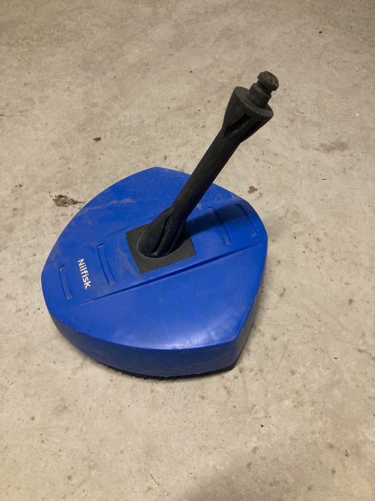 Brosse Nilfisk, Enlèvement, Utilisé