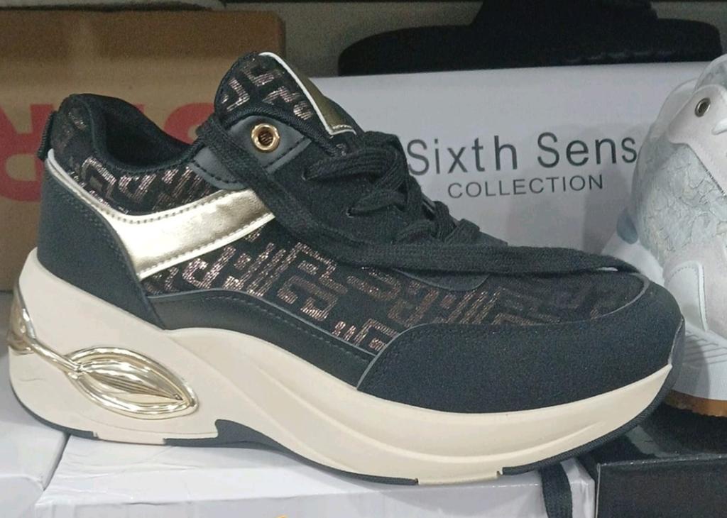 Les chaussures magnifiques pour femme, Enlèvement ou Envoi