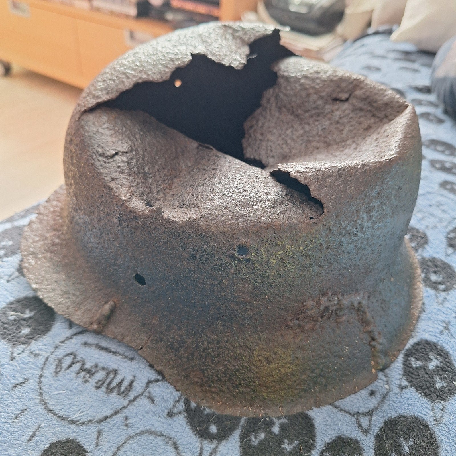 Duitse helm model 42 WW2, Ophalen of Verzenden, Landmacht, Hulzen of Bodemvondsten