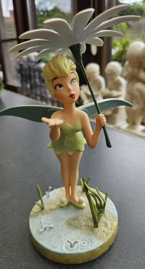 Disney beeldje Tinkerbel A Splash Of Spring, Verzamelen, Ophalen of Verzenden, Overige figuren, Zo goed als nieuw, Beeldje of Figuurtje