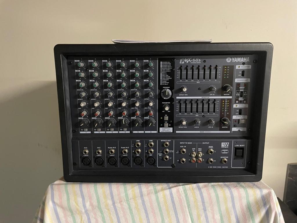 Table de mixage amplifiée Yamaha EMX68S - Comme neuve, Enlèvement, Utilisé, Autres types
