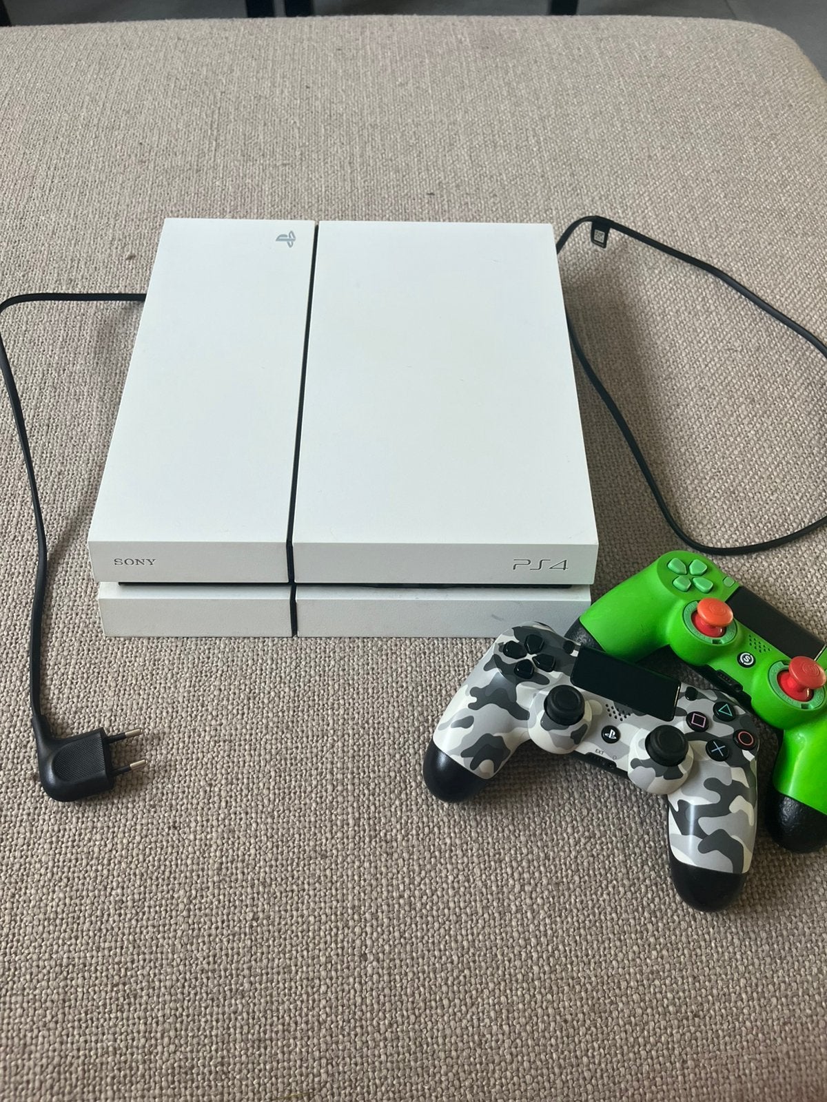 PlayStation 4 + 2 manettes + jeu, 500 GB, Enlèvement ou Envoi, Original, Avec 2 manettes