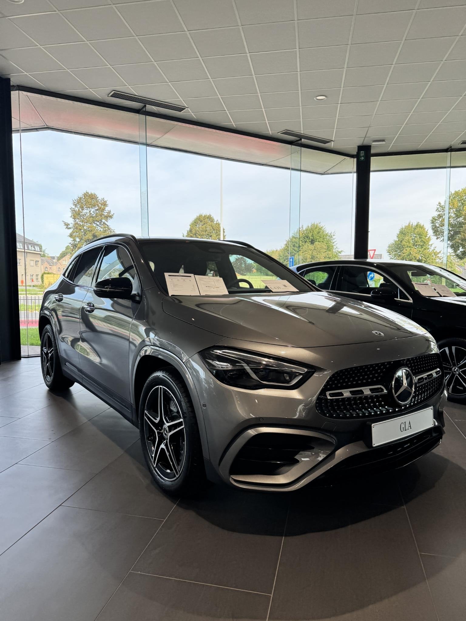 Mercedes-Benz GLA GLA 180 140 Years Edition DOS 9001, Stof, Zwart, 4 cilinders, 136 pk