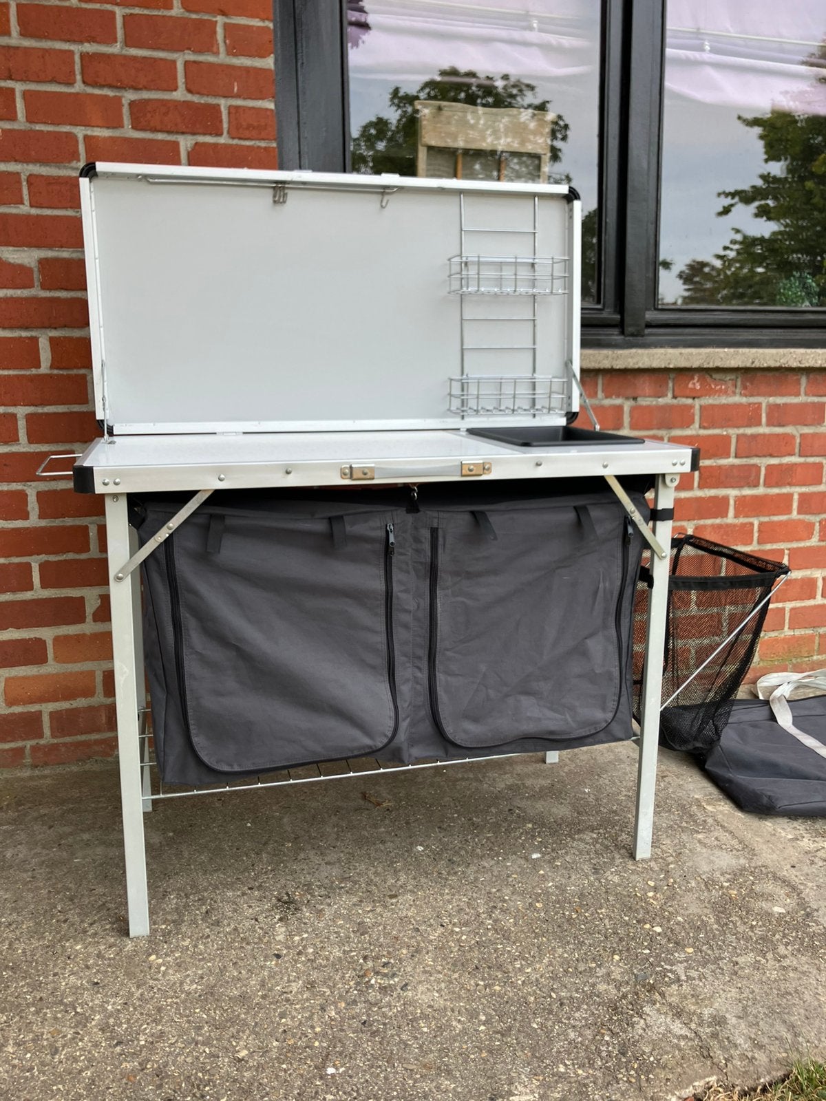 Basecamp keuken tafel, Ophalen, Zo goed als nieuw, Campingkast