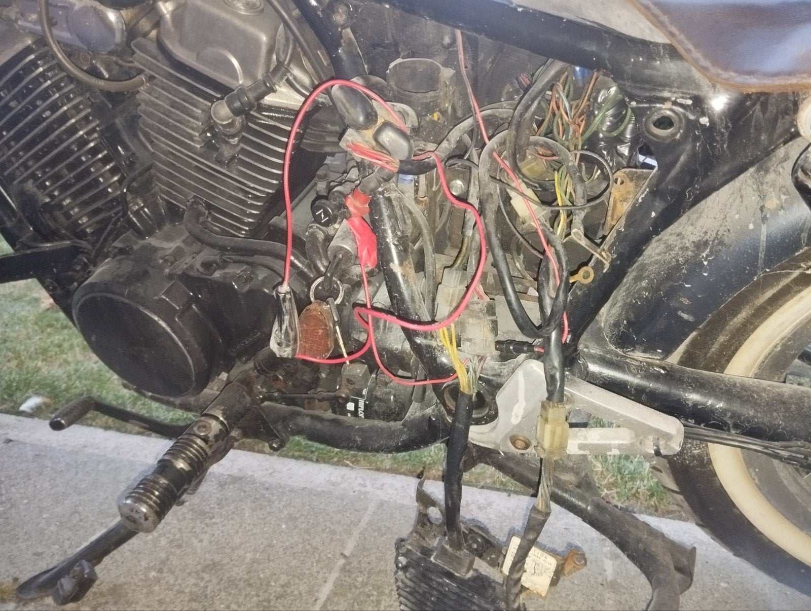 GEZOCHT HONDA VT 500C 1983 SHADOW ONDERDELEN, Enlèvement