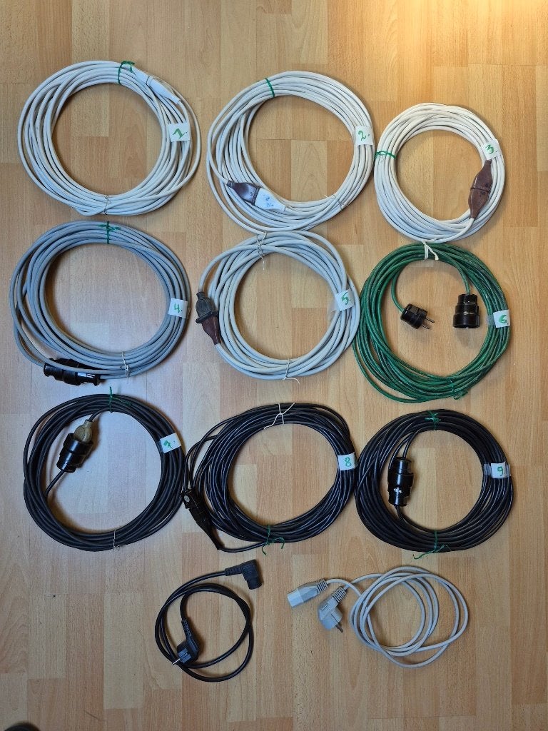 Lot de 9 allonges électriques + 2 câbles PC, Bricolage & Construction, Enlèvement ou Envoi, Utilisé
