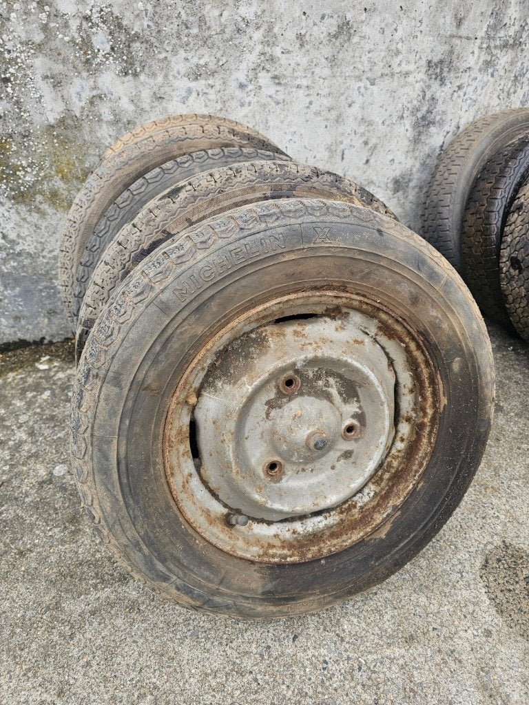 Roue avant + capot R13 pour Renault 4L, Enlèvement