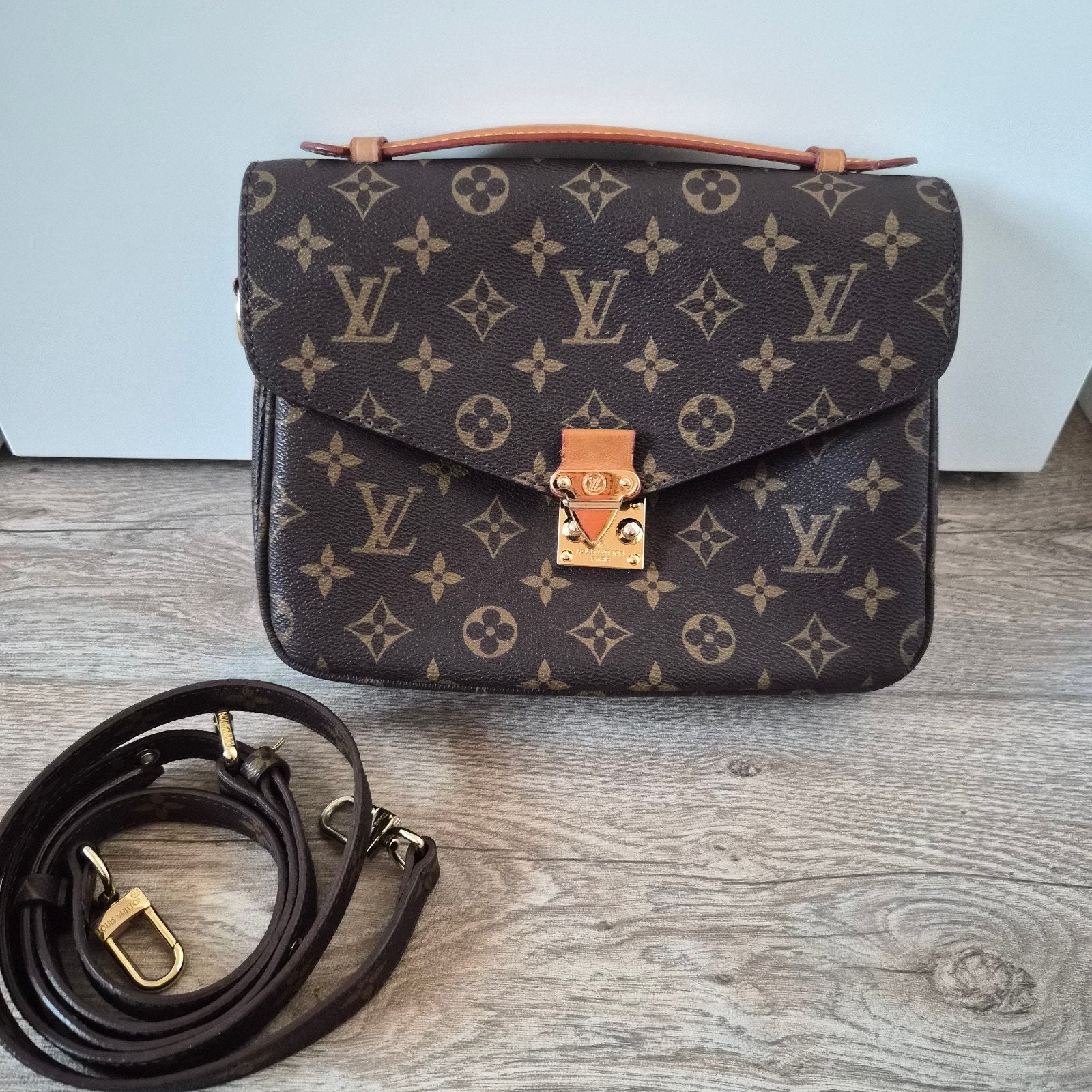 Handtas LV, Handtassen en Accessoires, Ophalen of Verzenden, Gebruikt, Bruin