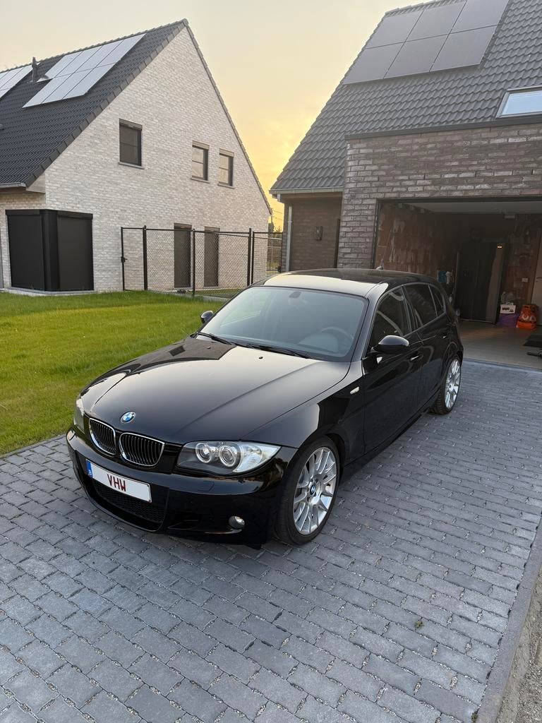 BMW 130i - Lichte vracht - Xenon - M pack - Mooie staat!, Auto's, BMW, Particulier, 1 Reeks, Radio, Benzine, Euro 4, Berline, 5 deurs