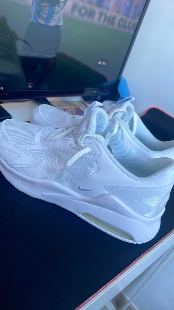 Schoenen niks, Kleding | Dames, Schoenen, Nieuw, Ophalen of Verzenden, Wit, Sportschoenen