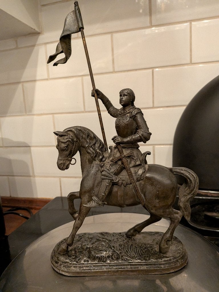 Antiek beeld, Jeanne D'Arc te paard, Grand Tour object, Gris, Statue, Enlèvement ou Envoi, Autres sujets