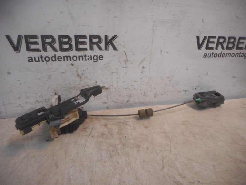 PORTIERSLOT LINKS ACHTER Ford Mondeo III Wagon, Gebruikt, Achter, Henry-Ford-Straße  1
50735  Köln, DE, Ford-Werke GmbH