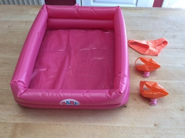 Te koop poppen zwembad  voor Baby Born opblaasbaar, Ophalen of Verzenden, Zo goed als nieuw