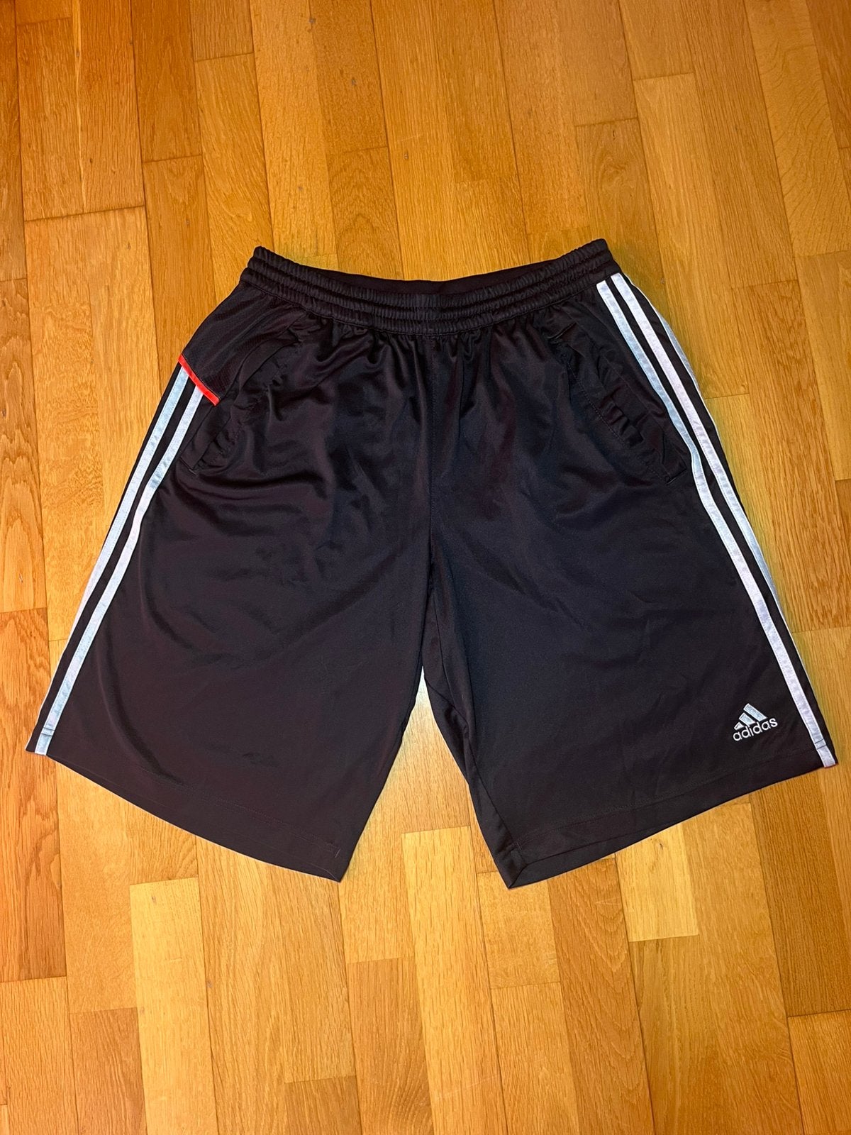 Short de sport Adidas noir taille L, Enlèvement ou Envoi, Général, Noir, Taille 52/54 (L)
