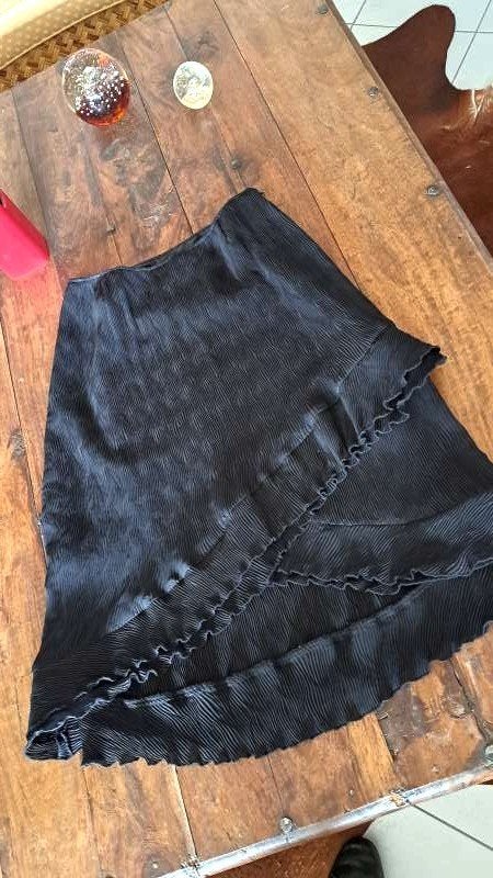 sfeervol gelijnd wijd zwarte rok, Zwart, Maat 42/44 (L), Ophalen of Verzenden, Zo goed als nieuw