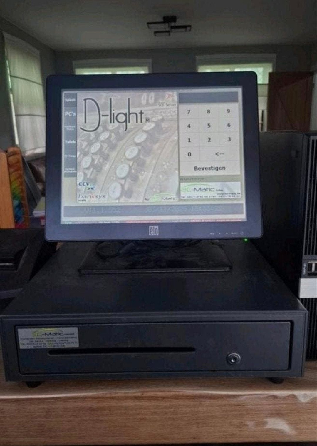 système de caisse enregistreuse à écran tactile, Articles professionnels, Enlèvement